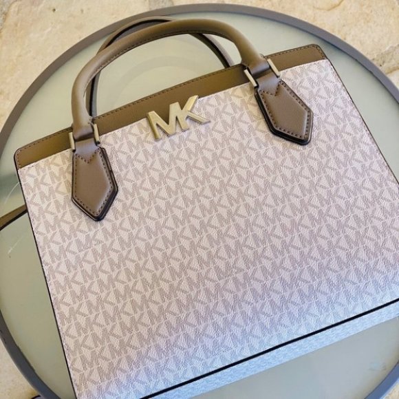Michael Kors Mott Signature Handbag - Picture 5 of 5